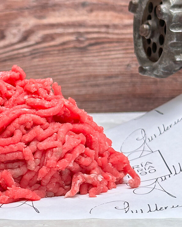 Carne picada 100% ternera recién picada y envasada al vacío sin conservantes