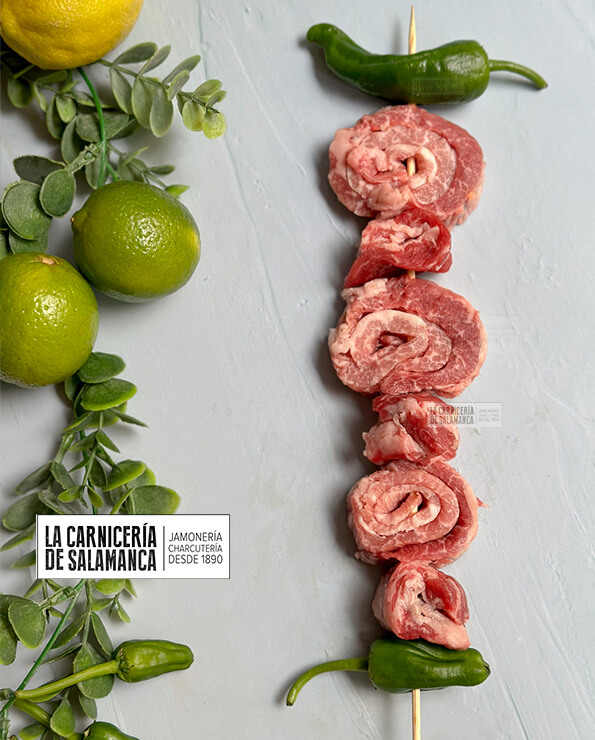 La gran brocheta ibérica, con lagarto y secreto ibérico. Exclusiva carne para barbacoa en La Carnicería de Salamanca, la mejor carne online para barbacoa.