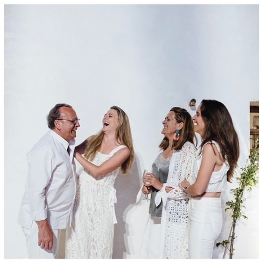 Guillermo, Mª Paz, María y Estefanía en la carnicería