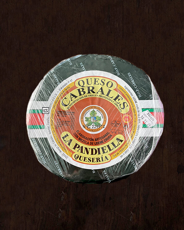 Queso de cabrales de tres leches, vaca, cabra y oveja, disponible para comprar online en La Carnicería de Salamanca