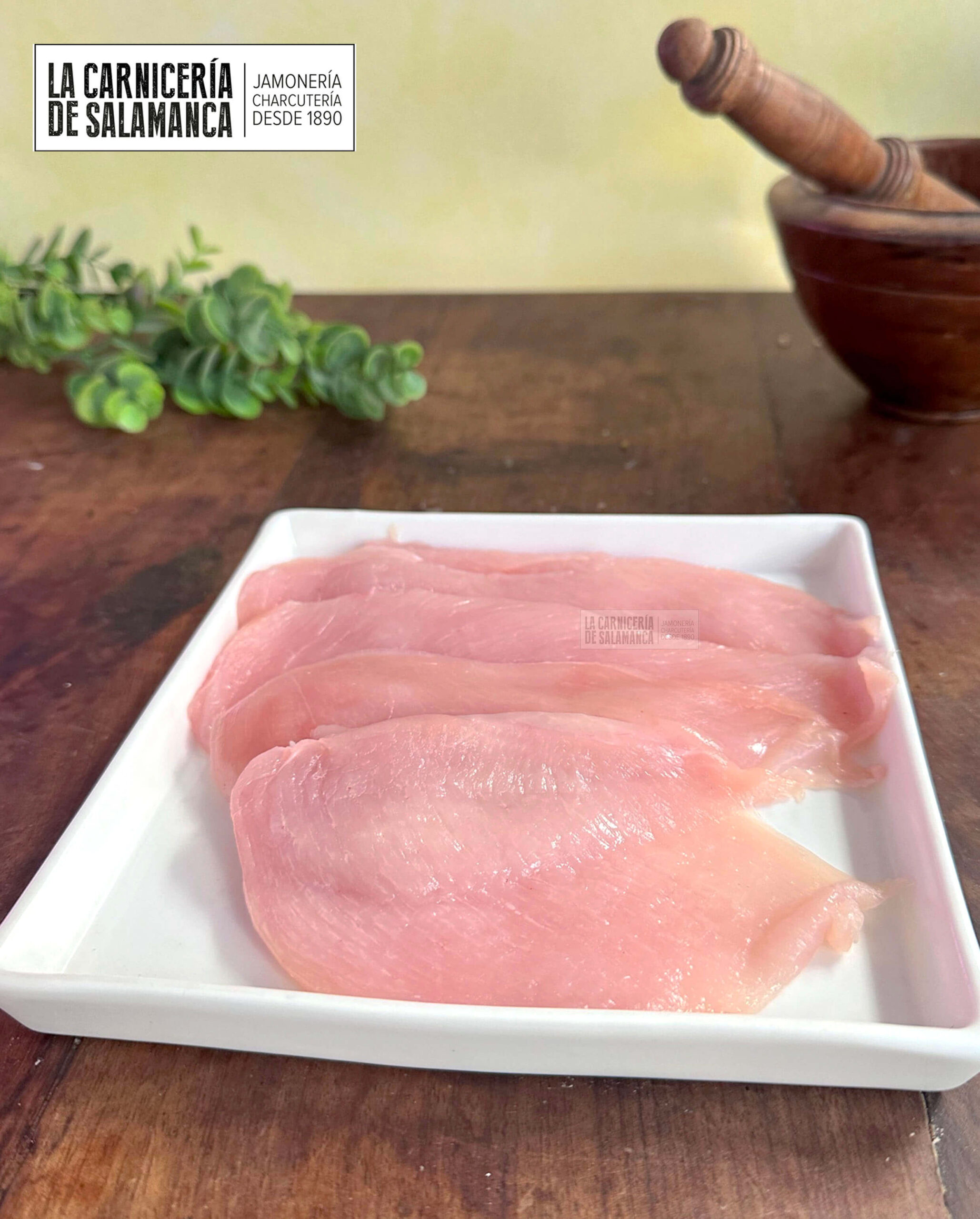 Filetes de pechuga de pollo, pechuga de pollo en filetes, carne ideal para dieta fitness, carne para deportistas online en La Carnicería de Salamanca.