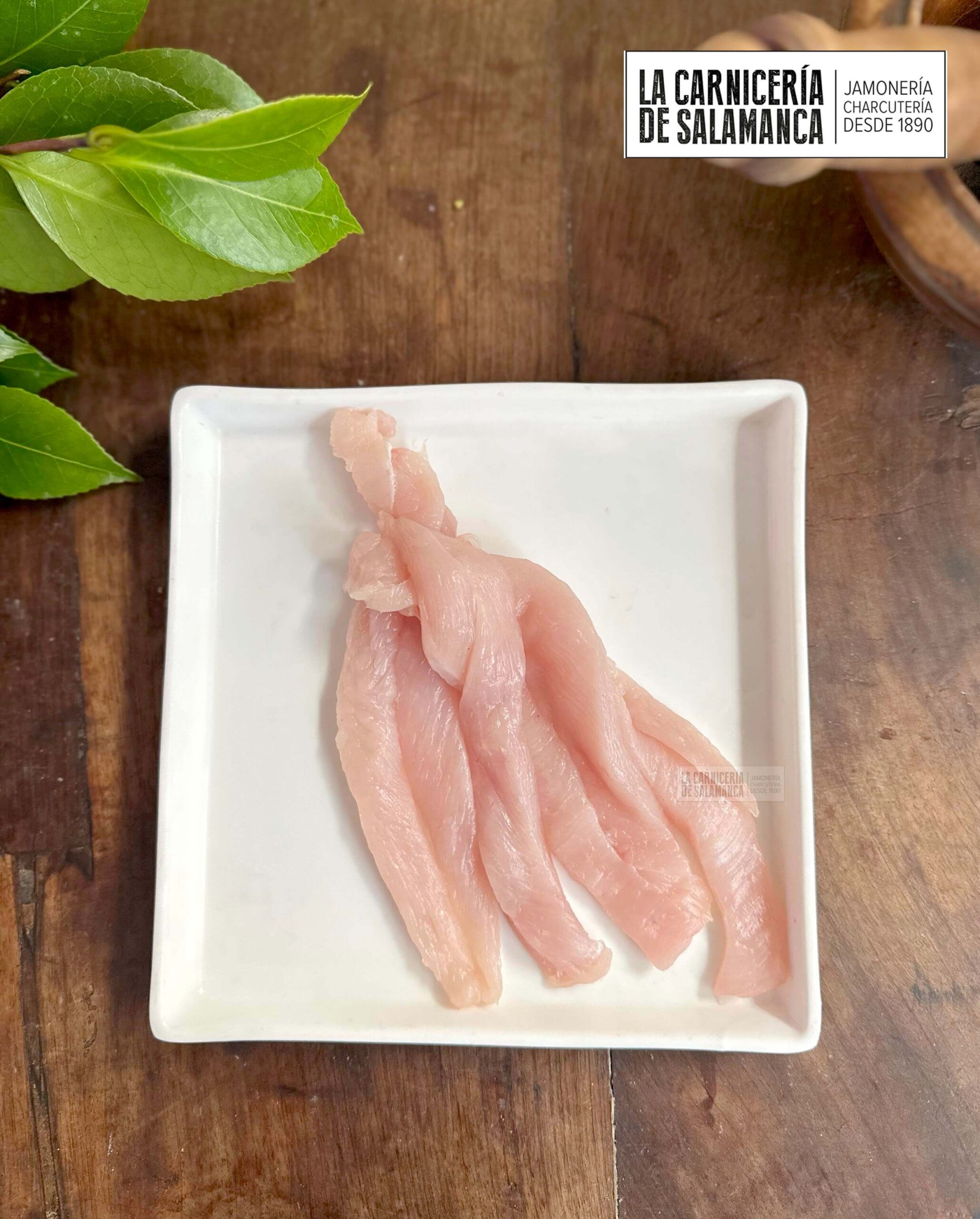 Tiras de pollo disponibles para comprar online en nuestra carnicería online La Carnicería de Salamanca. Carne online especial para deportistas o dieta fitness