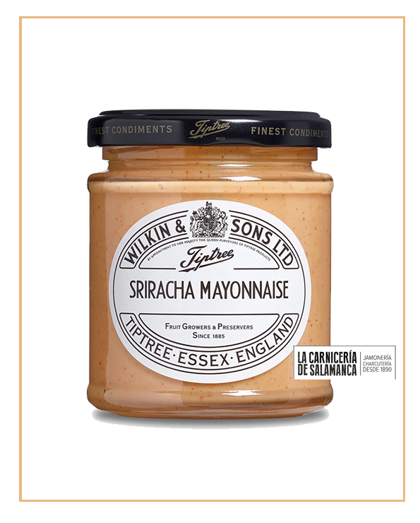 Mayonesa con un toque picante: Bote de Sriracha Mayonnaise de Tiptree, disponible en La Carnicería de Salamanca, tienda gourmet en Peñaranda de Bracamonte con venta online.