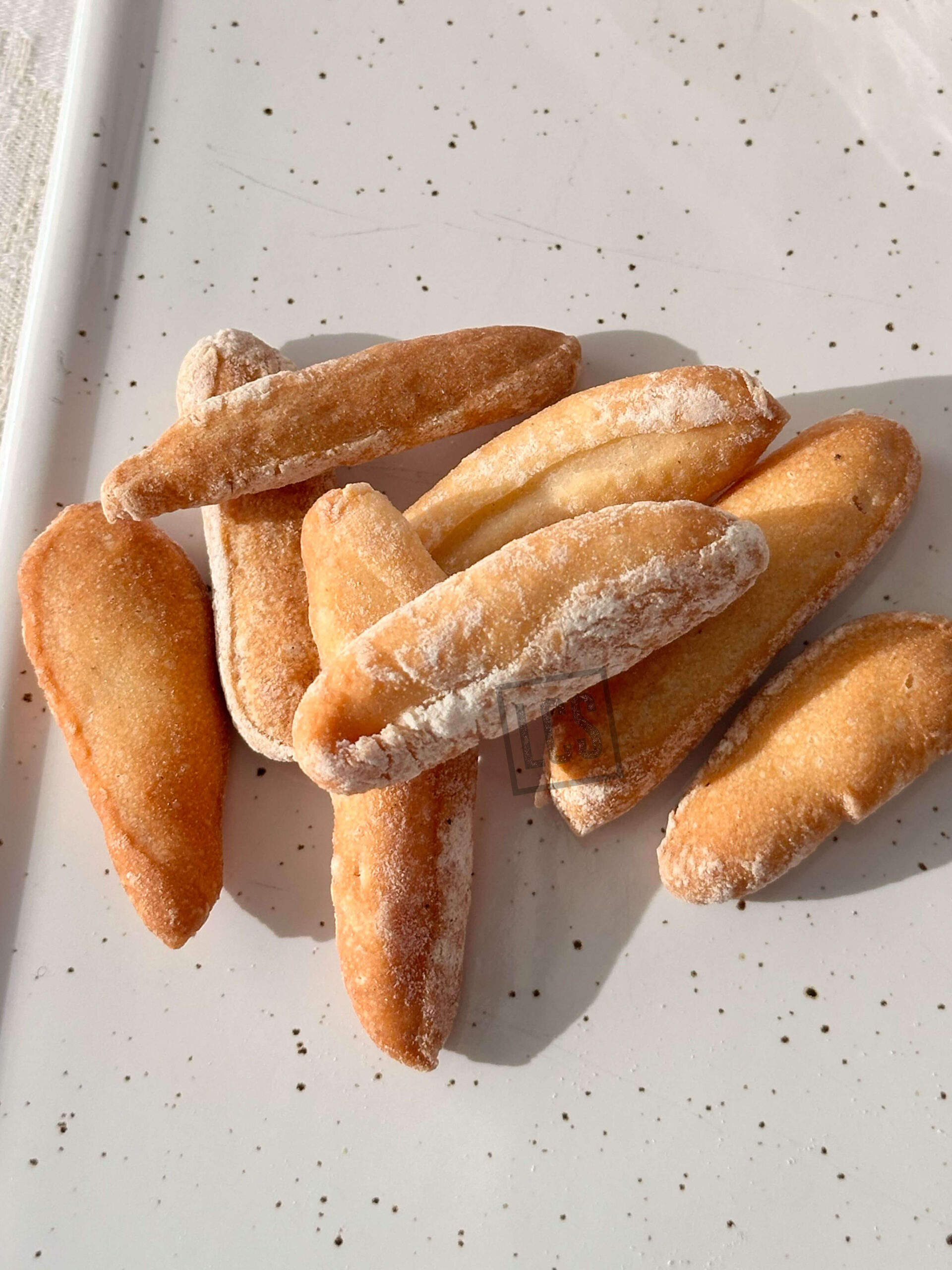 Picos rústicos premium de 150 g, elaborados con masa madre y aceite de oliva virgen extra. Crujientes, artesanos y perfectos para tus tablas y aperitivos. Comprar online.